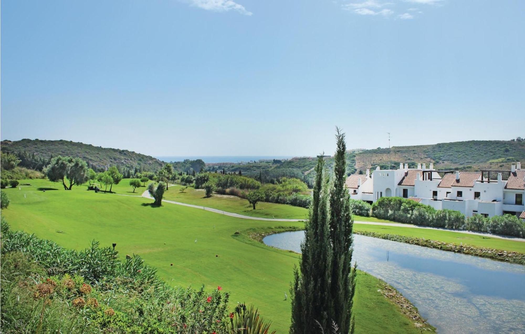 Casares Del Sol Apartment Екстериор снимка