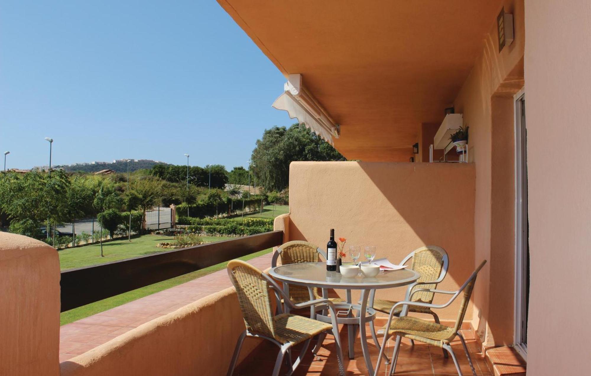 Casares Del Sol Apartment Екстериор снимка